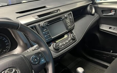 Toyota RAV4, 2015 год, 2 800 000 рублей, 14 фотография