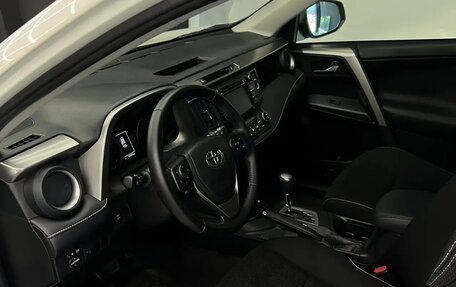 Toyota RAV4, 2015 год, 2 800 000 рублей, 9 фотография