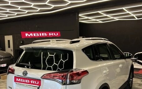 Toyota RAV4, 2015 год, 2 800 000 рублей, 6 фотография