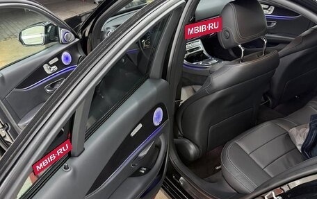 Mercedes-Benz E-Класс, 2020 год, 3 690 000 рублей, 5 фотография