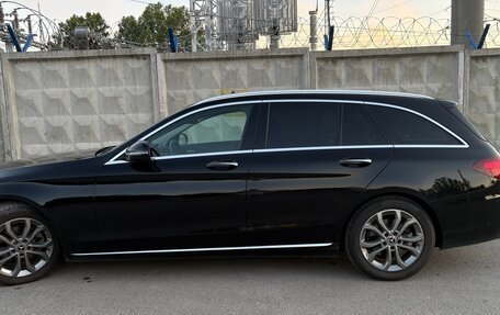 Mercedes-Benz C-Класс, 2018 год, 3 000 000 рублей, 4 фотография