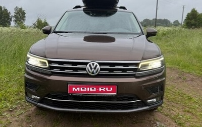 Volkswagen Tiguan II, 2018 год, 2 600 000 рублей, 1 фотография