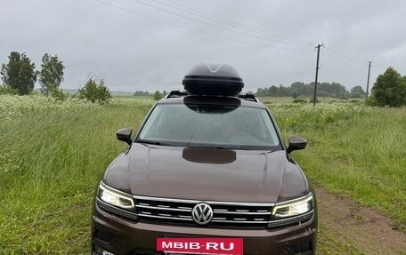 Volkswagen Tiguan II, 2018 год, 2 600 000 рублей, 6 фотография