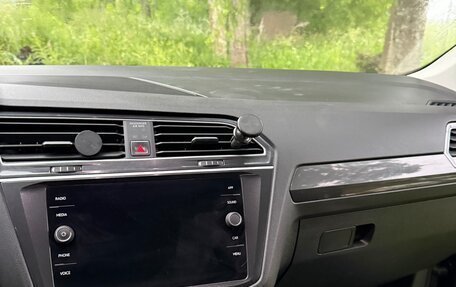 Volkswagen Tiguan II, 2018 год, 2 600 000 рублей, 15 фотография