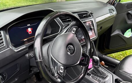 Volkswagen Tiguan II, 2018 год, 2 600 000 рублей, 16 фотография