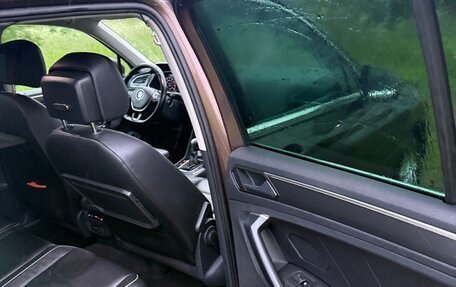 Volkswagen Tiguan II, 2018 год, 2 600 000 рублей, 26 фотография
