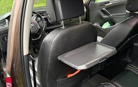 Volkswagen Tiguan II, 2018 год, 2 600 000 рублей, 13 фотография