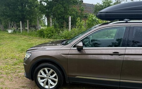 Volkswagen Tiguan II, 2018 год, 2 600 000 рублей, 32 фотография
