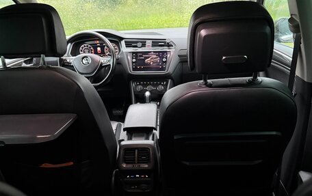 Volkswagen Tiguan II, 2018 год, 2 600 000 рублей, 39 фотография