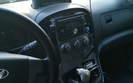 Hyundai H-1 II рестайлинг, 2009 год, 1 000 000 рублей, 5 фотография