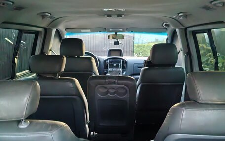 Hyundai H-1 II рестайлинг, 2009 год, 1 000 000 рублей, 4 фотография