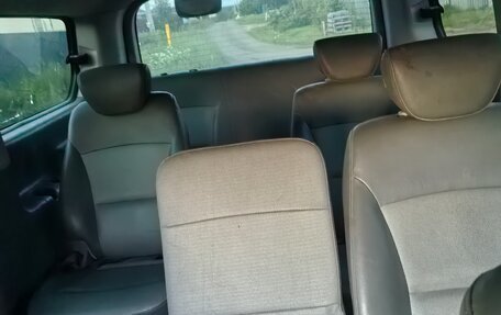 Hyundai H-1 II рестайлинг, 2009 год, 1 000 000 рублей, 7 фотография