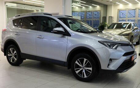 Toyota RAV4, 2017 год, 2 500 000 рублей, 6 фотография