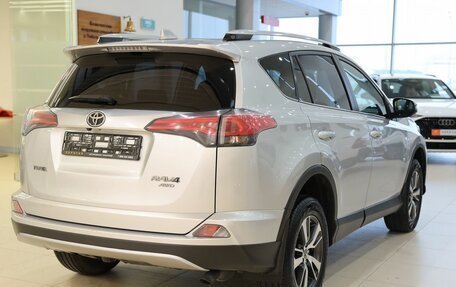 Toyota RAV4, 2017 год, 2 500 000 рублей, 8 фотография