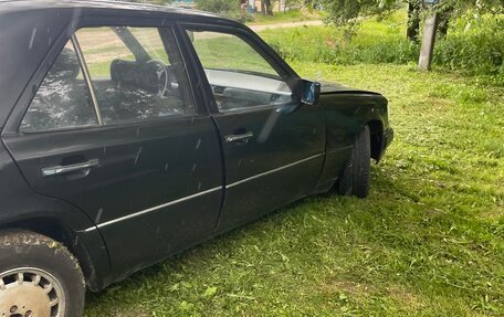 Mercedes-Benz E-Класс, 1993 год, 190 000 рублей, 2 фотография