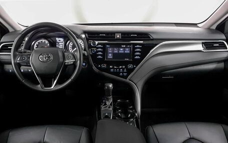 Toyota Camry, 2020 год, 3 160 000 рублей, 8 фотография