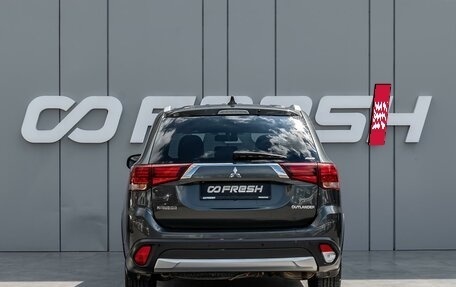 Mitsubishi Outlander III рестайлинг 3, 2018 год, 1 979 000 рублей, 11 фотография