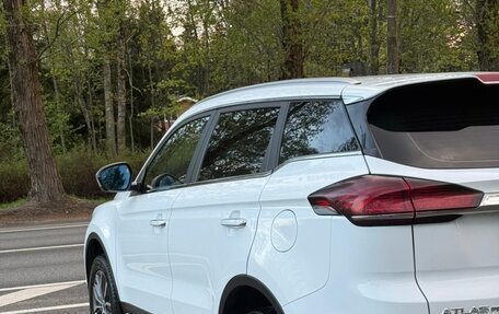 Geely Atlas, 2023 год, 1 850 000 рублей, 4 фотография