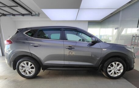 Hyundai Tucson III, 2019 год, 2 400 000 рублей, 5 фотография