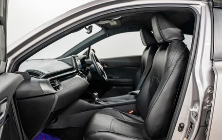 Toyota C-HR I рестайлинг, 2017 год, 1 849 000 рублей, 6 фотография