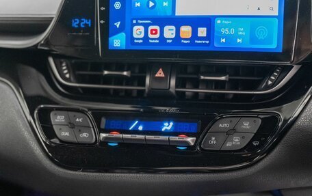 Toyota C-HR I рестайлинг, 2017 год, 1 849 000 рублей, 14 фотография