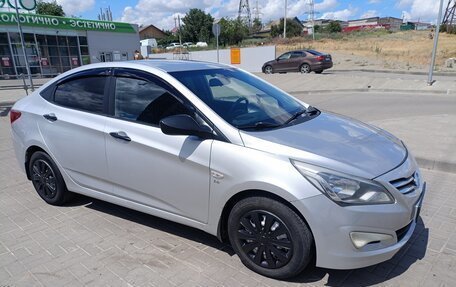 Hyundai Solaris II рестайлинг, 2015 год, 800 000 рублей, 6 фотография