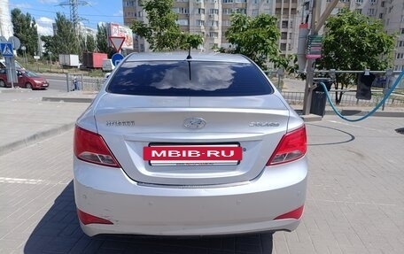 Hyundai Solaris II рестайлинг, 2015 год, 800 000 рублей, 9 фотография