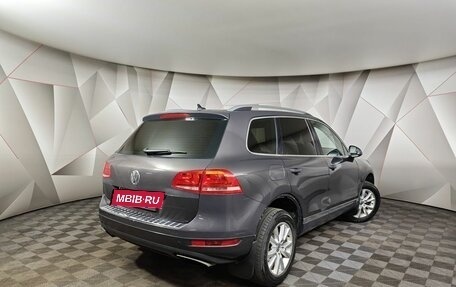Volkswagen Touareg III, 2011 год, 1 279 000 рублей, 2 фотография