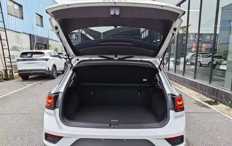 Volkswagen T-Roc I, 2023 год, 1 985 011 рублей, 8 фотография