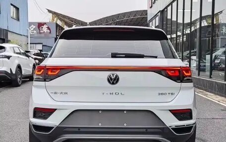 Volkswagen T-Roc I, 2023 год, 1 985 011 рублей, 5 фотография