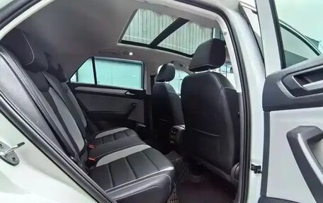 Volkswagen T-Roc I, 2023 год, 1 985 011 рублей, 13 фотография