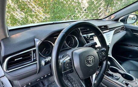 Toyota Camry, 2019 год, 2 780 000 рублей, 21 фотография