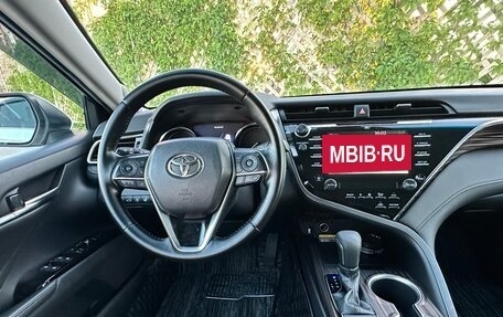 Toyota Camry, 2019 год, 2 780 000 рублей, 10 фотография
