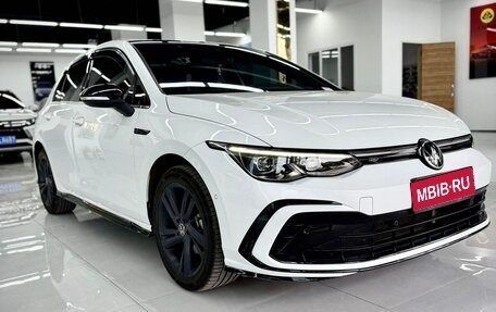 Volkswagen Golf VIII, 2022 год, 1 900 000 рублей, 1 фотография