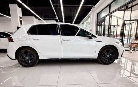 Volkswagen Golf VIII, 2022 год, 1 900 000 рублей, 7 фотография