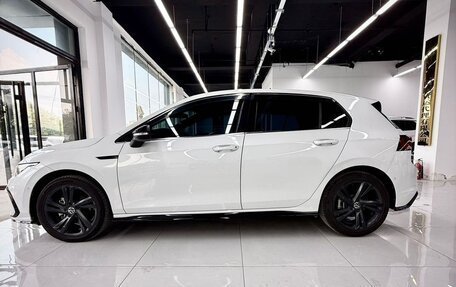 Volkswagen Golf VIII, 2022 год, 1 900 000 рублей, 5 фотография