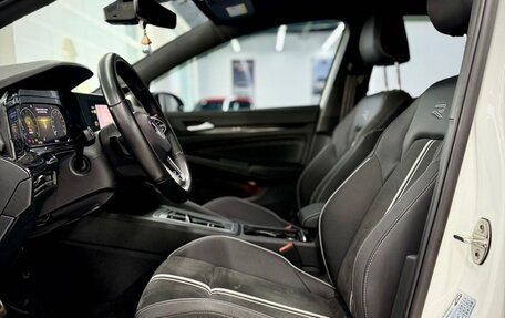 Volkswagen Golf VIII, 2022 год, 1 900 000 рублей, 18 фотография