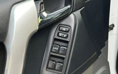 Toyota Land Cruiser Prado 150 рестайлинг 2, 2011 год, 3 100 000 рублей, 8 фотография