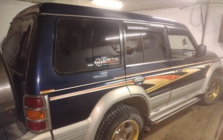 Mitsubishi Pajero III рестайлинг, 1993 год, 450 000 рублей, 2 фотография