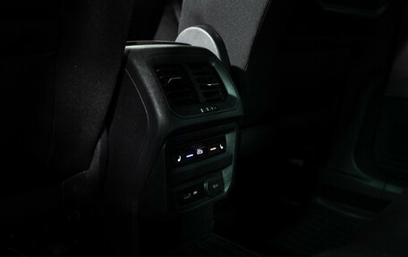 Volkswagen Tiguan II, 2019 год, 2 499 700 рублей, 18 фотография