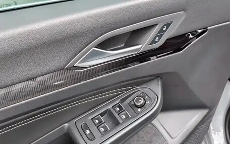 Volkswagen Golf VIII, 2023 год, 1 500 100 рублей, 7 фотография