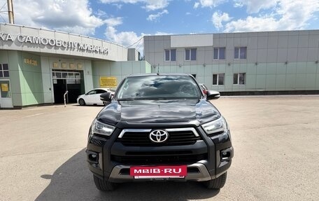 Toyota Hilux VIII, 2020 год, 4 150 000 рублей, 3 фотография