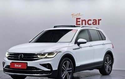 Volkswagen Tiguan II, 2023 год, 3 100 000 рублей, 1 фотография