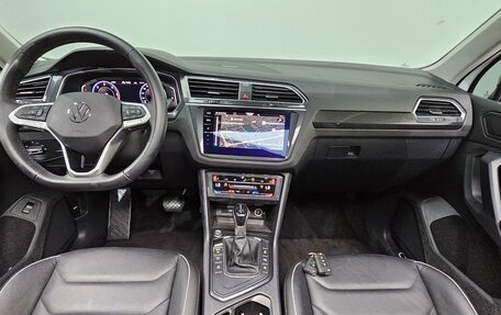 Volkswagen Tiguan II, 2023 год, 3 100 000 рублей, 5 фотография