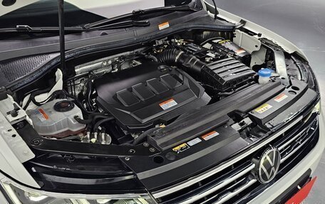 Volkswagen Tiguan II, 2023 год, 3 100 000 рублей, 11 фотография