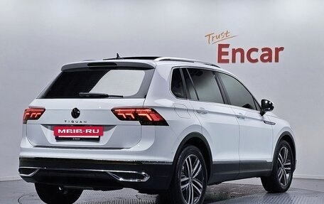 Volkswagen Tiguan II, 2023 год, 3 100 000 рублей, 2 фотография