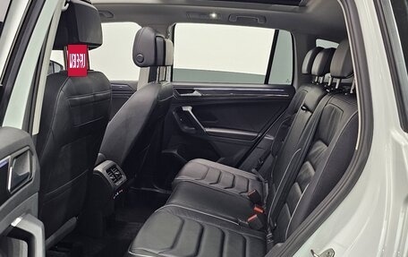 Volkswagen Tiguan II, 2023 год, 3 100 000 рублей, 6 фотография