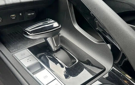 Hyundai Elantra, 2023 год, 1 300 000 рублей, 16 фотография