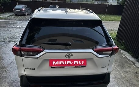 Toyota RAV4, 2021 год, 3 350 000 рублей, 5 фотография