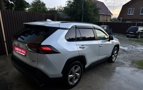 Toyota RAV4, 2021 год, 3 350 000 рублей, 6 фотография